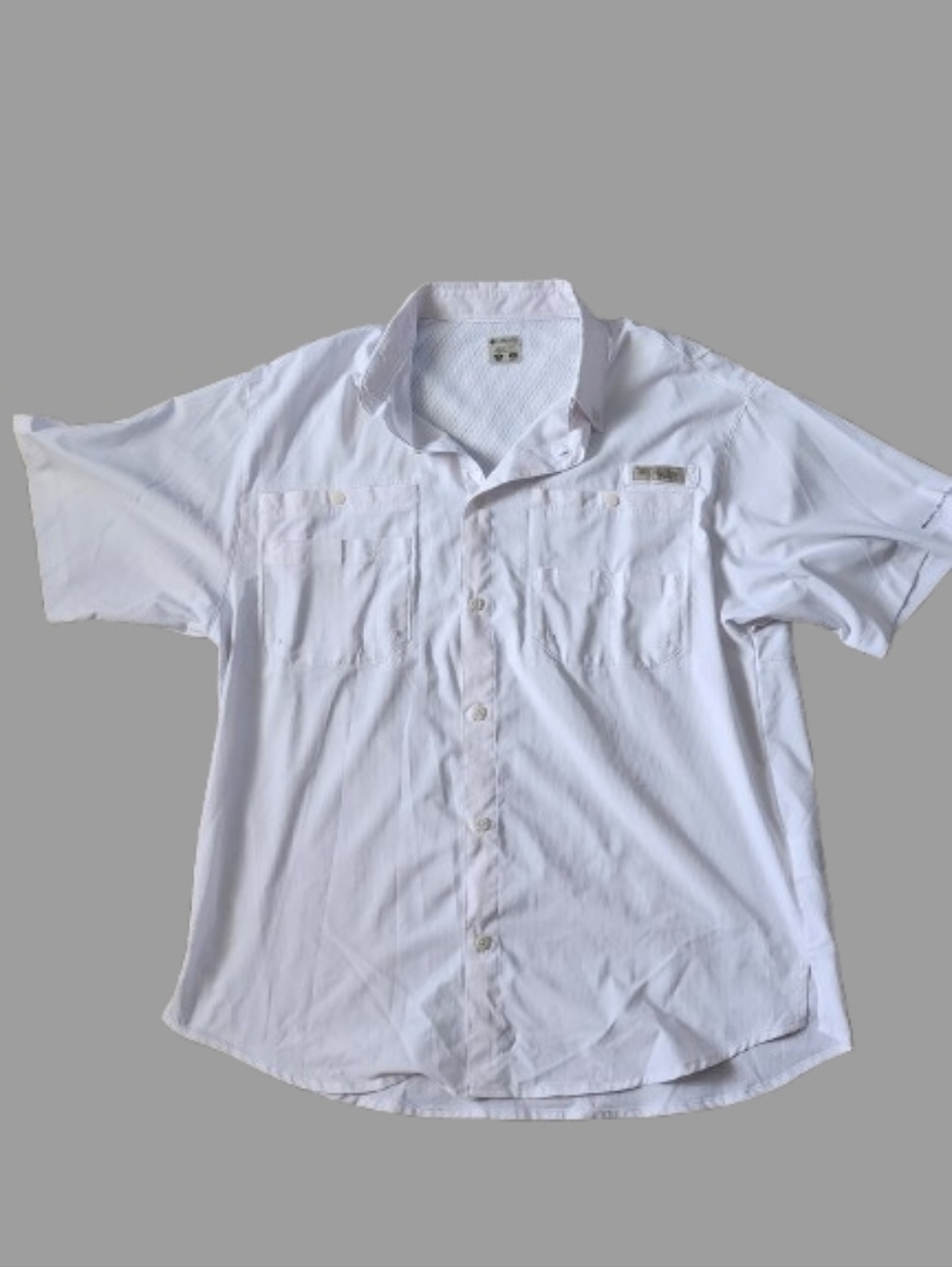 Columbia Men's White Short-Sleeve Button-Up Shirt
